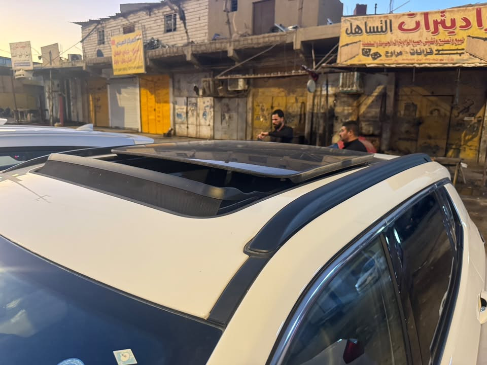 للبيع جيب كومباس موديل 25حادث  ماشيه 20الف موضح بلصور صبغ فقط مكان قفل البنيد شبر 
موصفاتها :-
بصمه ابواب
تشغيل عن بعد
بنورامه ع طول السياره 
كشن كهرباء+تدفئه وتبريد كشنات 
تحكمات ستيرن جهتين +اوامر صوتيه 
شاشه وسطيه حجم كبير
مانع انزلاق+اوتو ستوب
اكثرمن وضعيات قياده+ 4/4 دفع رباعي 
كشنات جلد 
تبريد شغال لايت زنون اشاير بالمري هاند بريك كهرباء 
حجم الويل18 وبيها بعد هواي مواصفات للتواصل *********** مكان السياره ميسان مركز محافظه قطاع 28
