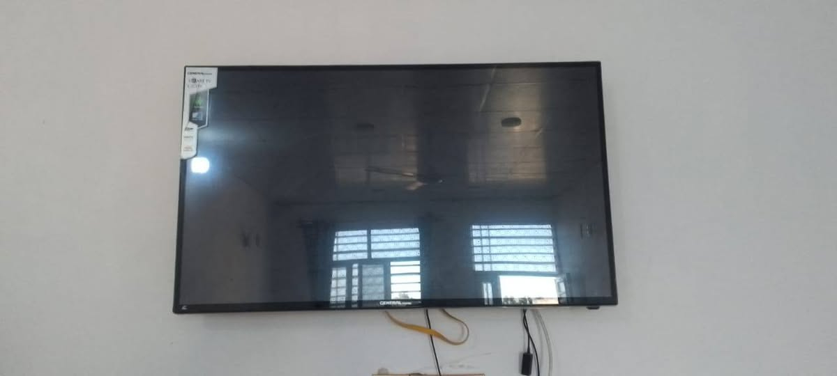 للبيع  بلازمه  حجم 42  اخت الجديده  كامله مع ستلايت مع صحن معه فيشه جاهزه بس شدها 
مكاني كربلاء حي الاطارات. وات ساب *********** سعر مناسب
