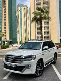 لاندكروزر GXR • ٢٠١٦ • بدون صبغ