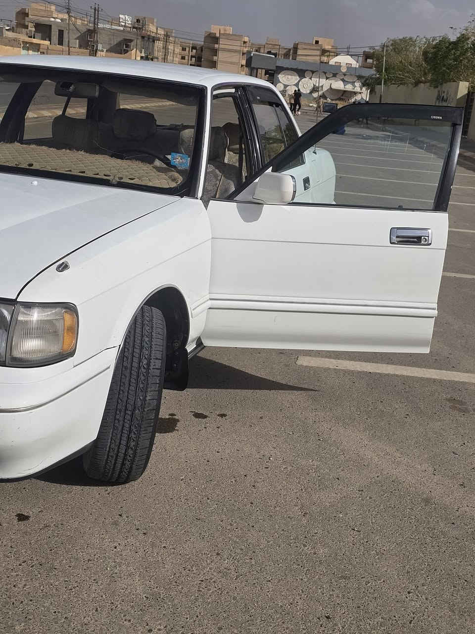 السلام عليكم ورحمة الله وبركاته
للبيع Toyota Crown بلادي، ما محوّر، السيارة بحالة ممتازة ، مصبوغة عام فقط بدون أي حادث.
✔️ مكفولة فحص من الكص ونقل جثة
✔️ الأصوليات كاملة والتحويل بنفس اليوم
✔️ هزة وسنوية جديدة
✔️ رقم الأنبار مشروع وطني وباسمي
✔️ محرك 3000
✔️ منظومة التبريد كاملة جديدة من الكمبريسر إلى الراديتر
✔️ السيارة شوفة عين، نظيفة وبالواقع أحلى وأرتب
📍 مكان السيارة: صلاح الدين
💰 السعر:88 وبي مجال 
📞 للتواصل: ***********
