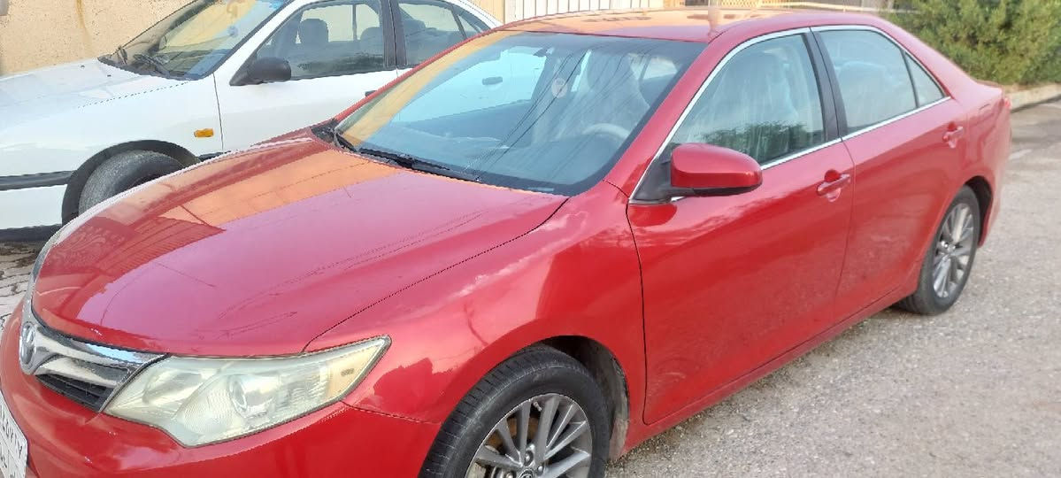 السلام عليكم كامري موديل 2012  وارد امريكي بيه قطعة وحده جامرلغ سكن الأمامي بدون دواخل وبدون ايرباك والسيارة ماشية 114 وكير ومحرك وتحويل شرط والسيارة موجودة بكركوك واني مكلف بالنشر للتواصل وتفاصيل اكثر خابر صاحب السيارة ***********
