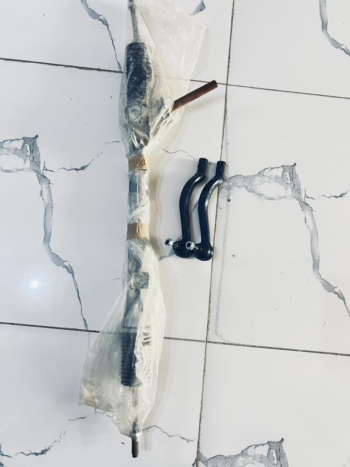 حداديه رينو لودجي 2014 اخر قطع باقيه لتواصل وتساب ***********المكان ناصريه سوق الشيوخ لمعلومه القطع جديده وليس تفصيخ
