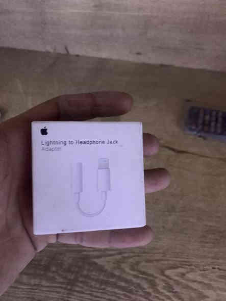 السلام عليكم 
كيبل شحن اصلي 100% جميع الايفونات 

توصاله آيفون من 7 إلى 17
سعر القطعه ٧ الاف 
بغداد البلديات 
***********
