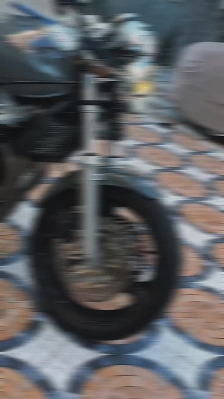 سلام عليكم                CB400 جيل ثاني حديث هايبر سكيورتي16 ولف +  

دراجة ع وضع الشركة رمبة مكفولة عام جيب كوستر فيترية وتعال افحص 

مابيهة لا جطل ولا وايرات طالعة وطابة ع بلاد ستوك 

دهنهة جديد قبل سبوع مبدلة دراجة مناقصهة شي شلعة معدل تخوف اكزوز طرب 

نازلة من كلشي وكلاشي مكاني بابل سعر 1650

 ***********
