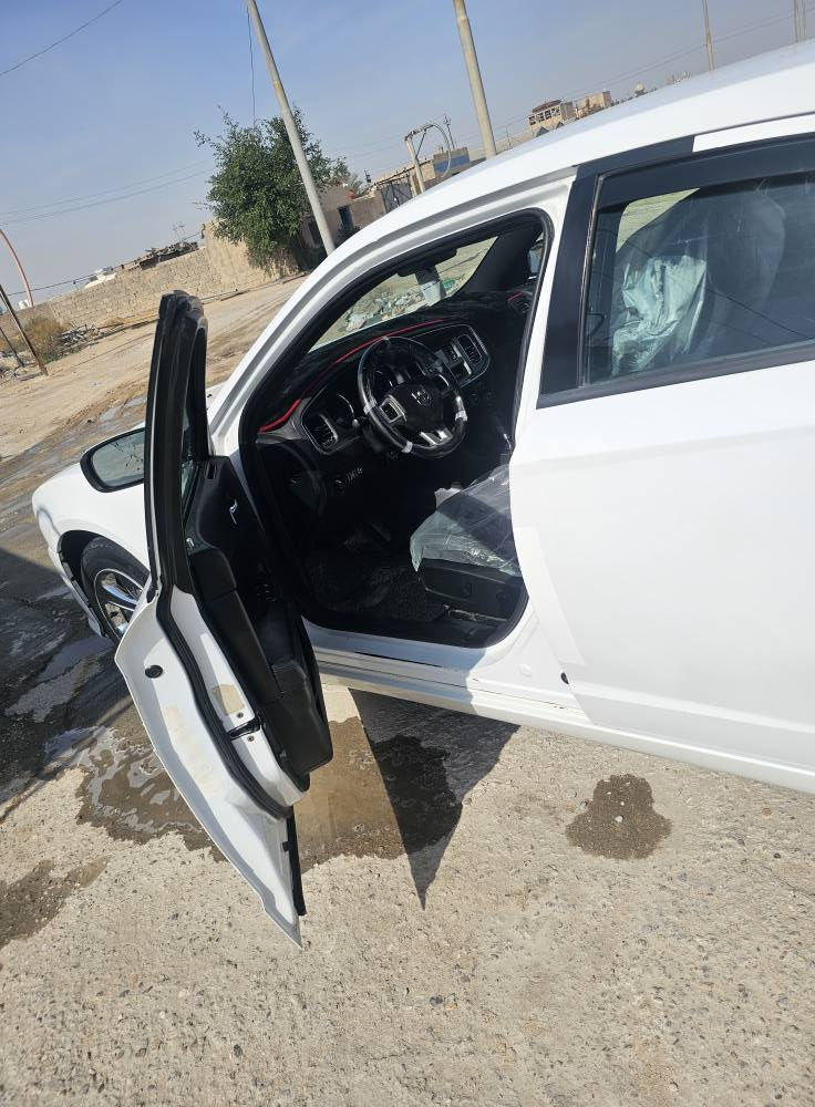 بيع او مراوس كورلا فقط
جارجر. مديل 2014 وارد امريكي مدكر وبنيد بدون دواخل 
سنويه 2028 رقم بصره
سعر قفل قفل 145 
مكان السياره البصره الزبير البترو كيمياويات 
سياره جاهزه من كلشي غرفه كسر كارتون 
حداده اماميه وخلفيه جديد
تبريد ثلج 
مكينه وكير واكسل كفاله 
لايت كشافات زنون اصلي 
فيس ما اجاوب 
*********** البصرة, العراق
