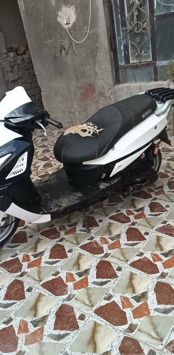 دراجة GTR موديل 23 محرك ما مفتوح كهربائيات كلهه شغالة نظام مانع سرقة تشغيل عن بعد ريمونت كونترول تايرات جدد ....فقط نقصهه الهندر عاطل السعر 375 وبيهه مجال بسيط للاستفسار الاتصال على الرقم *********** مكاني الحلة ابي غرق قرب المحكمة
