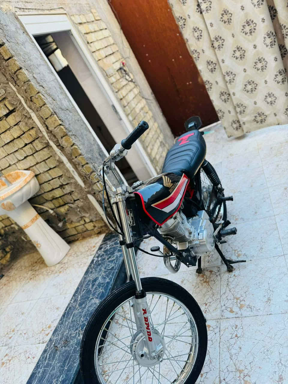 سلام عليكم للبيع اربعه كير مديل 15 اوراق اصولي تعمير 25 مكينه انتنس  دراجه نضيفه كلش ومكفوله السعر 750 بيها مجال  مكاني كربلاء ‏‪0777 545 6018‬‏
