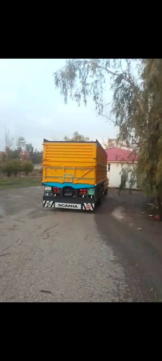 سلام عليكم سكانيا للبيع مطوله ورا الكسن مثبته لوري سنويه جديده و هزه جديد ه  سعر 25 مليون مكان عوينات  رقم الهاتف ***********
***********
