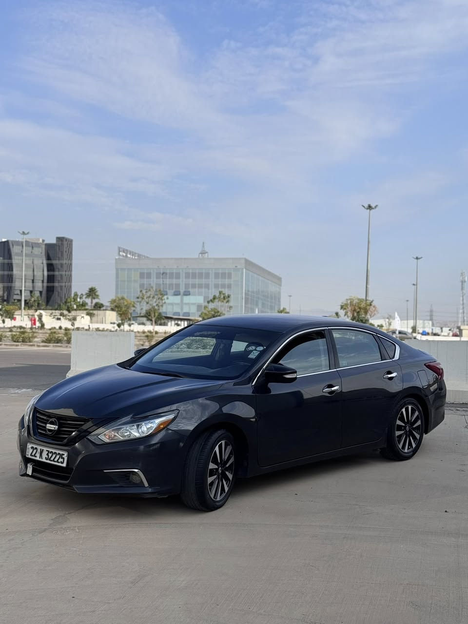 نيسان التما SL 2018 فول عدا الفتحه 
السعر 116
رادار بل مري ونقطه عمياء 
ستير هيتر
كشتات كهرب و هيتر 
إشاير بل مري 
سماعات بوس 
منضومه زينون كامل. 
بصمه تشغيل عن بعد 
بصمه ابواب 
بصمه صندوق 
تبريد وتتفى بشرط
طخم تاير جديد+طخم جديد + باتري جديد 
السياره بيها جاملغ سكن و بوند بدون دواخل بشرط 
سنويه وهزه ساقط قبل كم شهر 
السياره مابيها اي مصرف و السياره بسمي تريد وكاله تريد تحويل 
محرك 2500 \4 
*********** عنوان السياره دهوك
