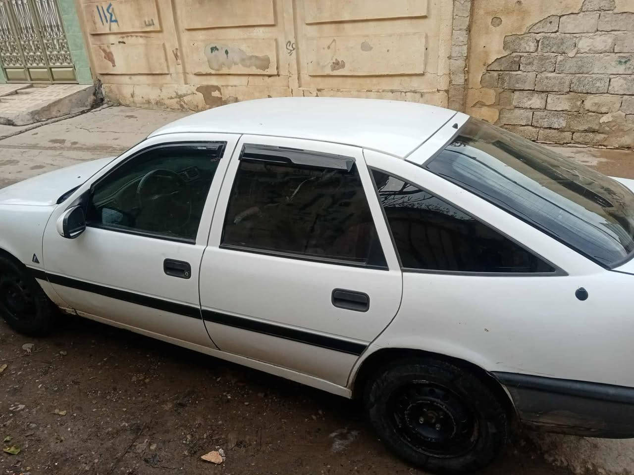 السلام عليكم اوبل موديل 94مكينه وكير شرط طخم نضيف صبغ احزام توير جدد وايرمنيه كلها شغاله سيارة جاهزه السعر 42رقم الهاتف *********** آسيا ***********
