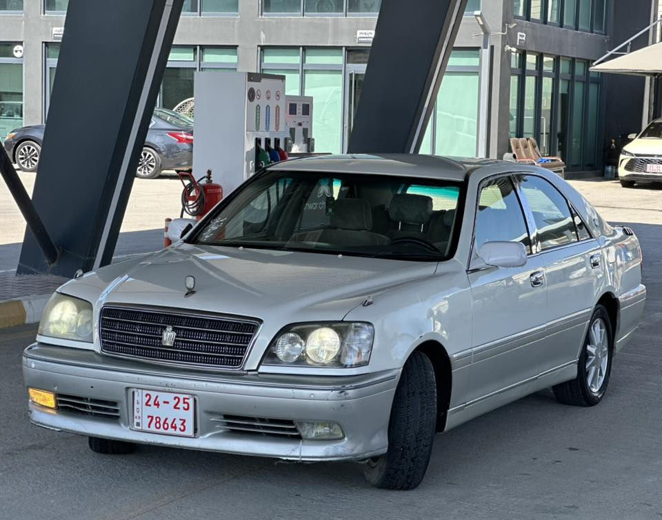 مەلیکە بوفروشت 2002
سپی ناو زەرد 
سعر  38  
براوە لوک  تازە داخل      
یەک دوکمە 
تەبرید ساردی گەرمی بەسراوە 
گیڕو مەکینە وتەقەو رەقە بەشرتی ١٠ فیتەر 
چوار ویلیەکانی لوکە بەشرت   
سەیارەکە روبەرو جوانترە 
 
شوین - سلیمانی 
***********
