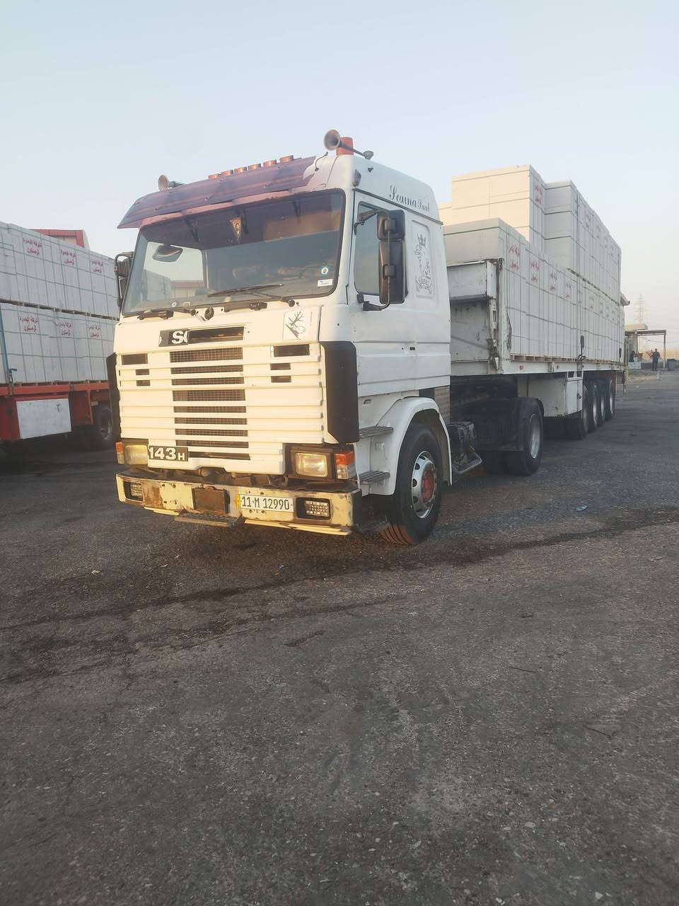 سلام عليكم عربانه البيع طول 13و60 شريط صيني 14 تخم تاير ب 85 وبيها مجال ***********
