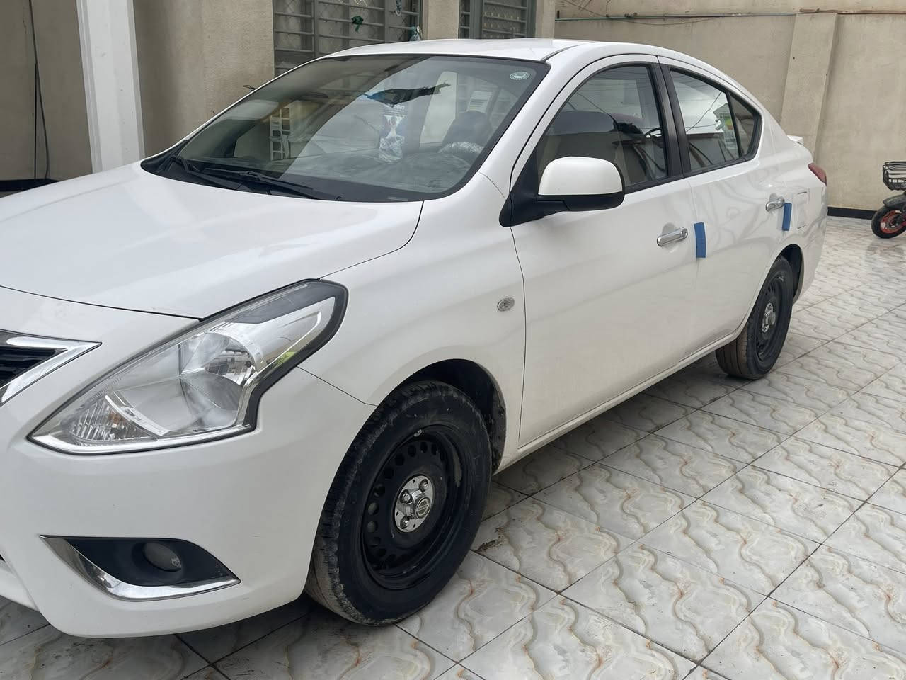 نيسان سني هندي 2024 بليته زركه ماشيه 45 الف لسياره مكفوله كفاله عامه من عده خسفه كلش بصيطه بل جنطه رقمه اربيل السعر 125 وبيه مجال الشراي يتصل ***********
