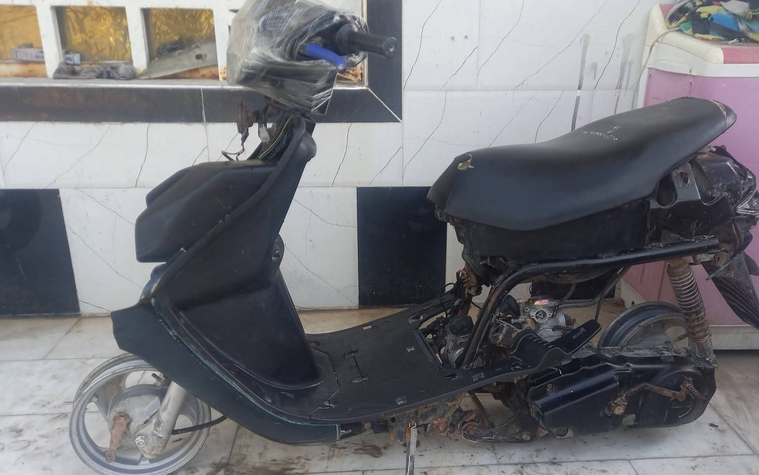 دراجه فراشه اللبيع سعر ١٢٥ العنوان التنومة الصالحية قريب على مضيف الإمام الحسن رقم***********

