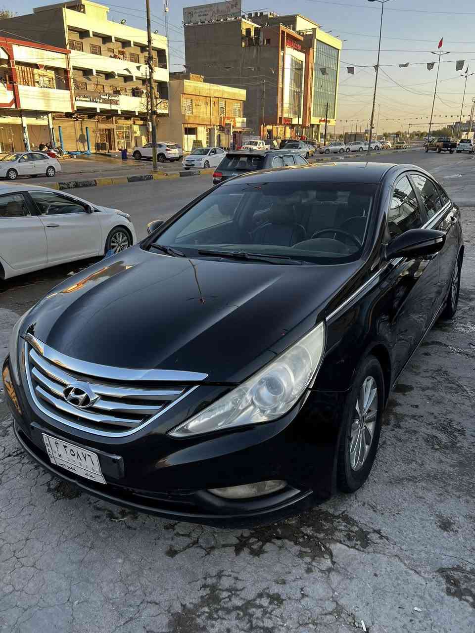 سوناتا 2013 وارد امريكي 
رقم بغداد باسمي تحويل مباشر .
حادثها 3 قطع ونص صفحة السايق ، بجم كبس 
مبدل كازكيت ،  محرك لا ينقص ولا يبخر صافي.
عليها ادامه كامله السيارة صافية للاخير 
السيارة خير من الله

سعرها 91 بيها مجال . 

مكاني بغداد الدورة 
***********
