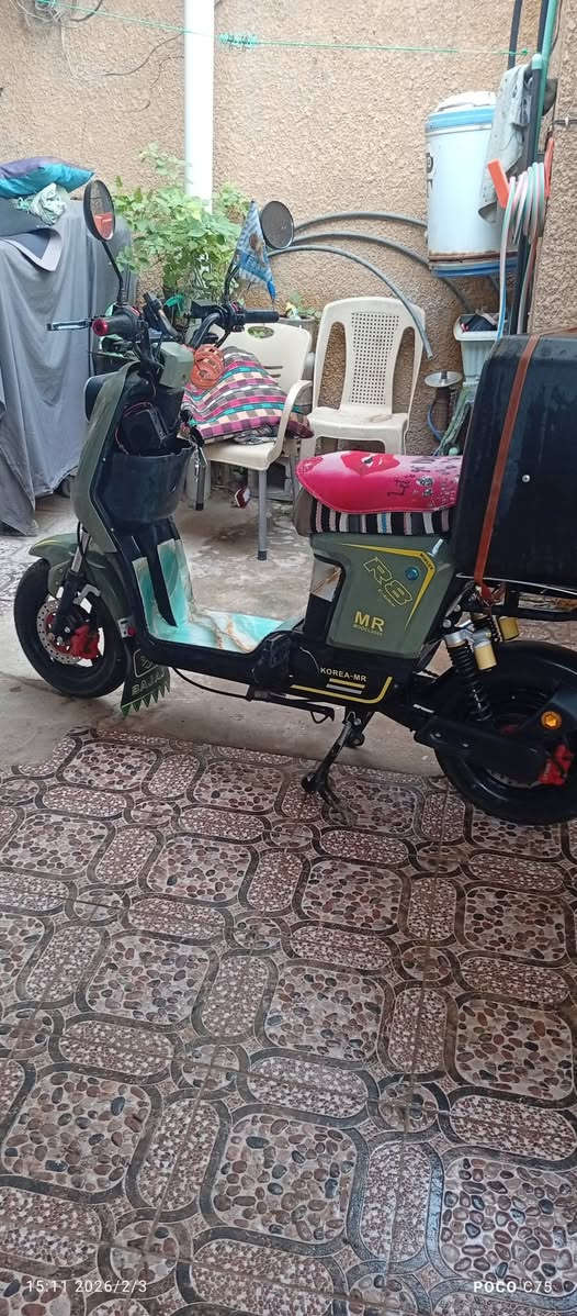 السلام عليكم ورحمه الله وبركاته عندي هاي الدراجه شحن ار تسعه سعر مناسب نضيفه ما تعبانه التواصل على هذا الرقم ***********
