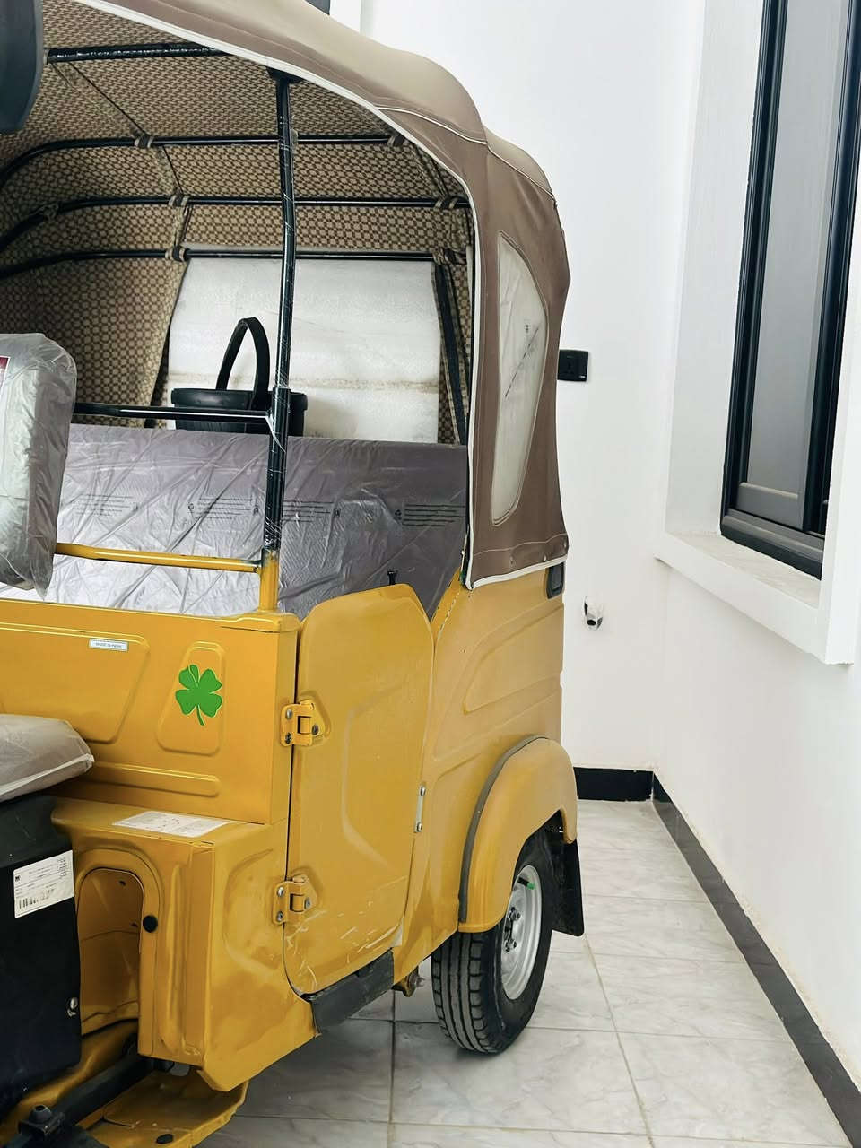 سلام عليكم تكتك 21مرقمه وبسمي مكفوله بس هاي الضربه لمشر عليهه السعر 8مليون مكاني بغداد الحريه لتكتك عوزه بس سايق مرتب وليريدهه يتصل ***********📞
