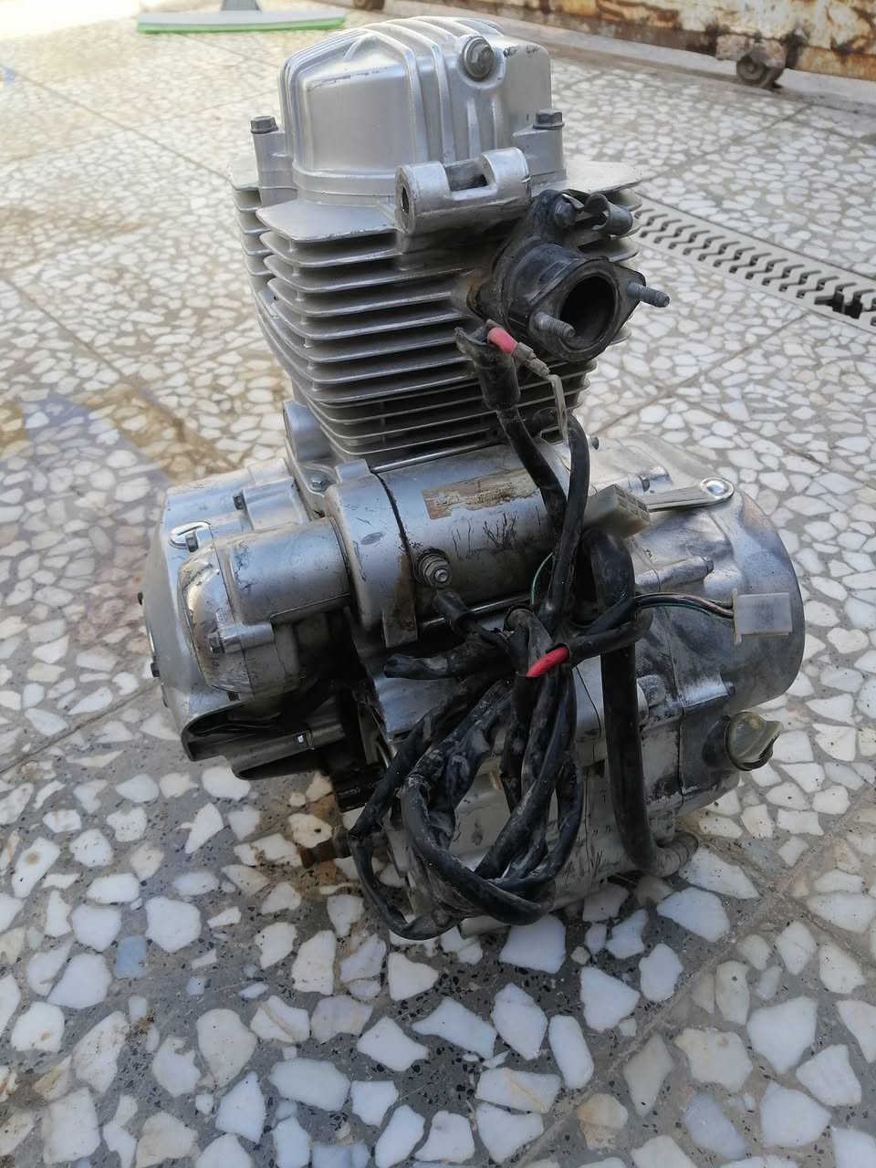 سلام عليكم ماكينه للبيع موديل 2022 ماكينه اصليه ونظيفه هذا رقمي***********  السعر 100
