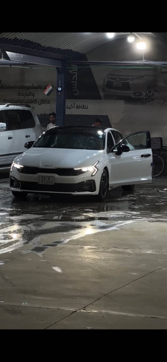K52024 خليجي الشكل الجديد رقم اربيل باسم شركة وكالة باسمي 
فول مواصفات بنوراما داخل خشب+ بيانو بلاك اوتو هولد سايد بريك دكمه ترحيب مري شفط تبريد قطعتين 
محرك 2500  كير at 8 نمر
صار بيه حادث جداً بسيط باب نفس الون ومكانات بارد ناشر صورت الحادث 
ماشية 35 الف على وضع الوكالة اخت الزيرو 
السعر 197 مجال جداً بسيط حك الجيه فقط 
*********** البصرة, العراق
