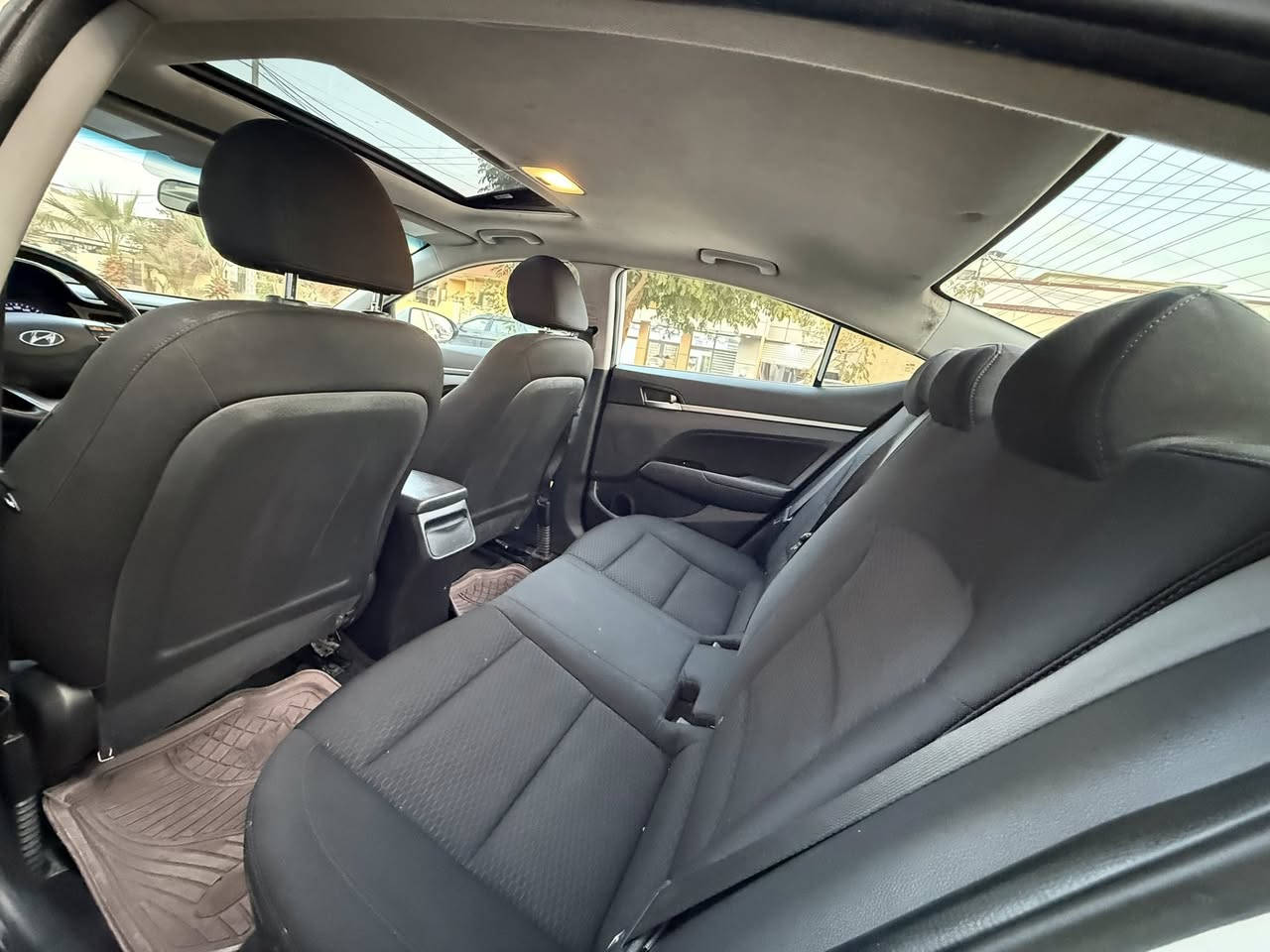 سيارة النترا وارد امريكي 2020 
فول موصفات واحد على واحد 
شرط كير محرك مامفتوحه صدر امامي خلفي جاهزها اربعه تايرات جددت تحويل مباشر داخله كلين وعارض صور كارفس بيها كارت كد كف وباقي كفاله عامه سعر 157 
***********
