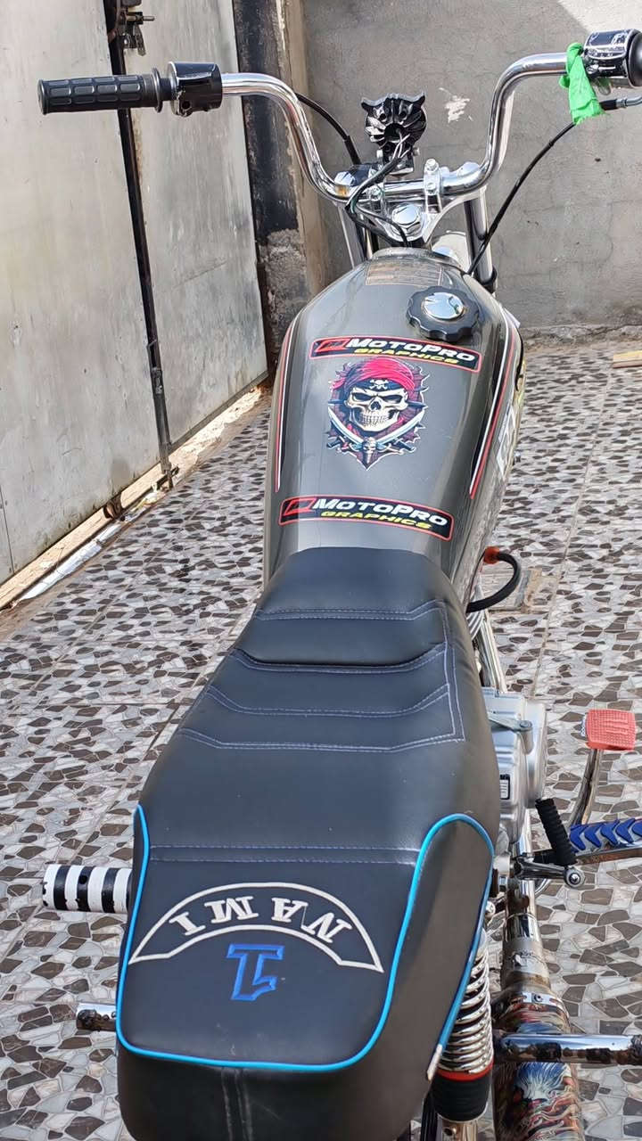 يالله سلام عليكم  دراجه نامه حربي البيع
تعميره 2025
مكينه نامه شلامجه مكفوله من كلشي 
تعميره بعدهي جديده ولا تعبانه 
تايرات بعدهن جدد تخم 
مناقصهاا برغي 
السعر 800او قابل التفاوض 
التواصل ***********
