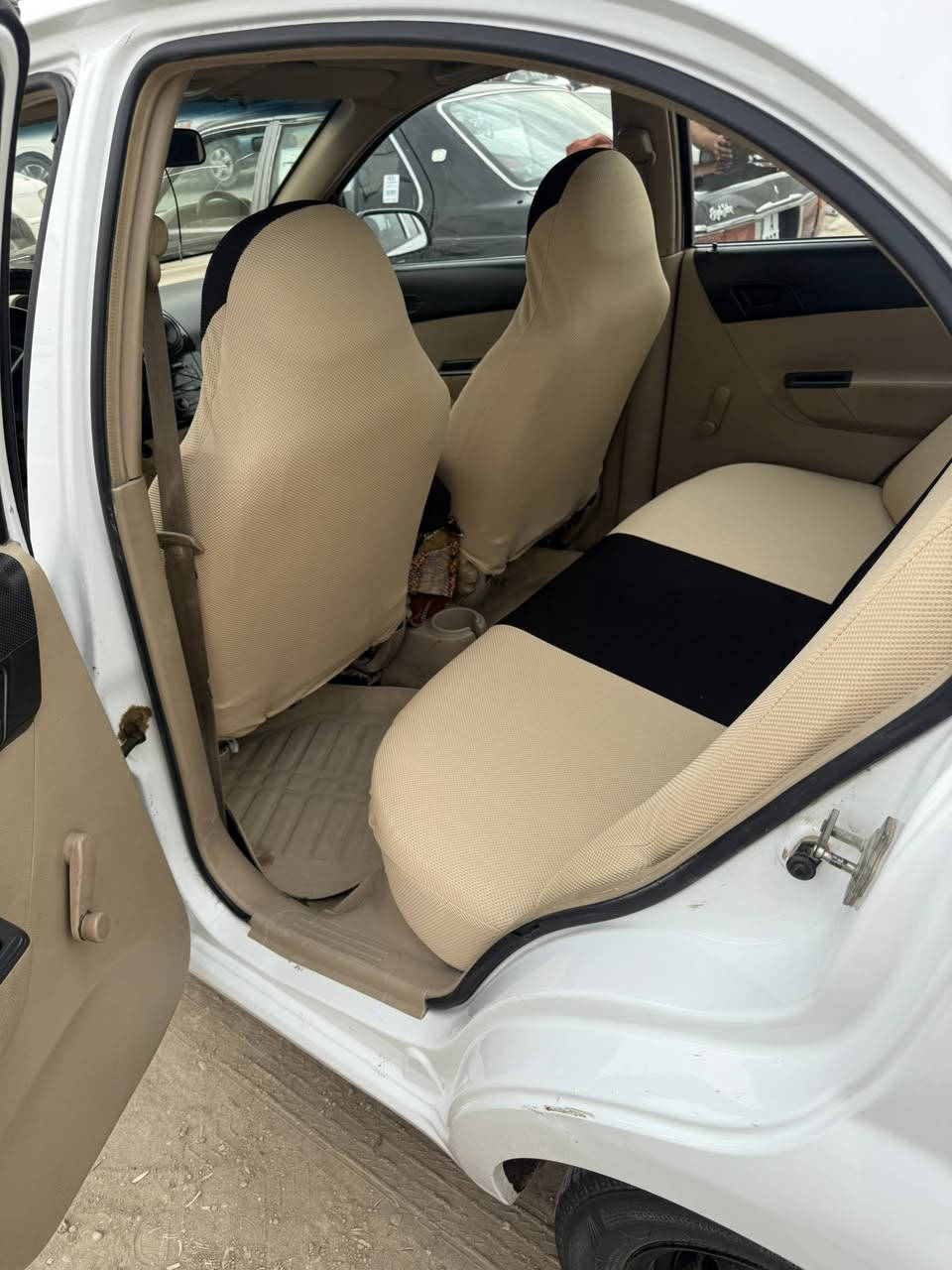 السلام عليكم سياره أفيو للبيع موديل 2014 سياره جاهزه كير ومحرك 1600 مابيها ضربه عنوان ناصريه حي أور موبايل ***********
