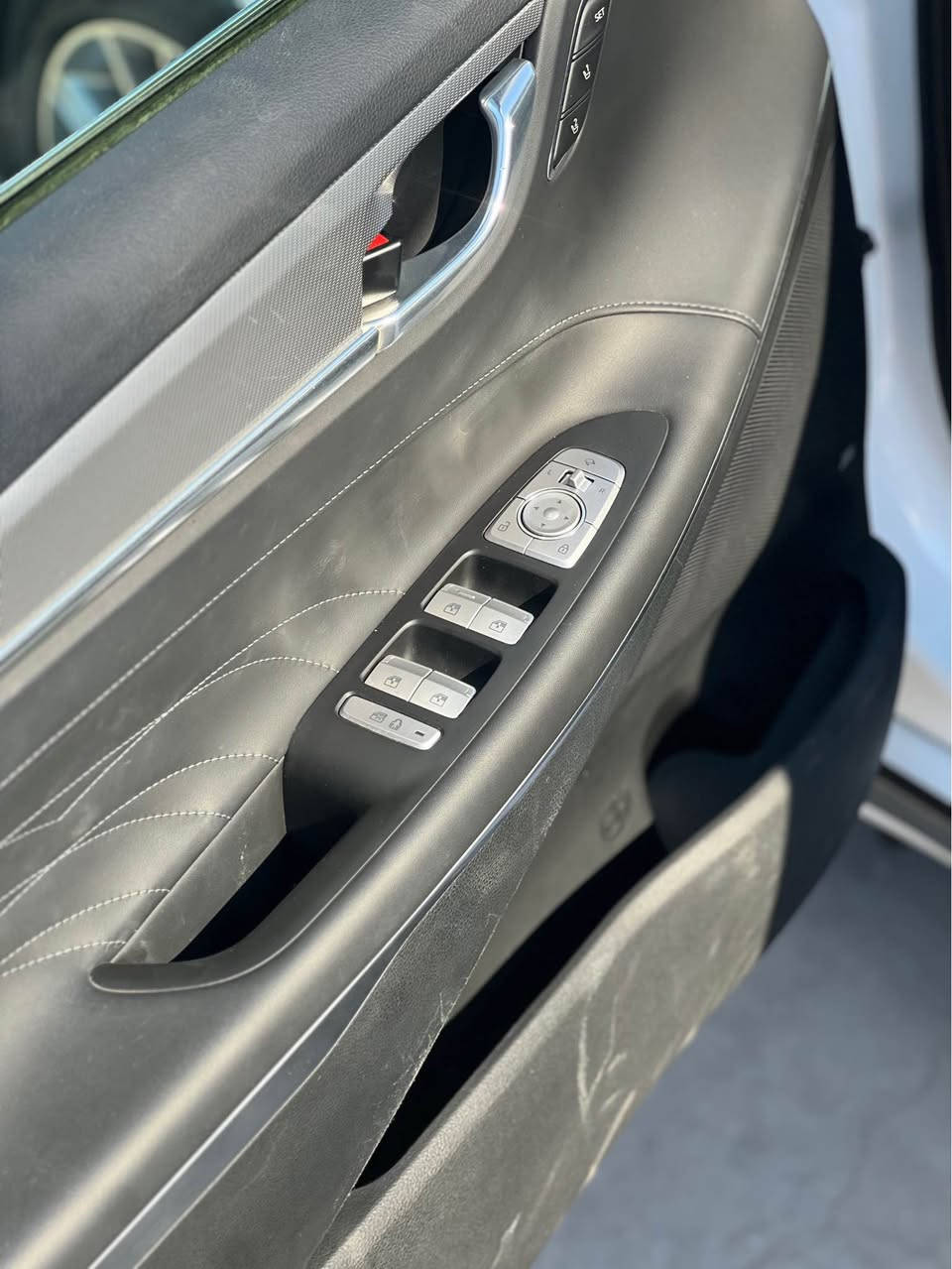 السلام عليكم ازيرا للبيع موديل 2023 مكينة 6 سلندر بانزين فقط بدون غاز السونار موجود بل صور وارد كوري ضربتها جاملغ امامي بعدها ممرقمة السعر 150 وبيها مجال واذا تريد ارقمها الك بس السعر يختلف للاستفسار *********** بغداد, العراق
