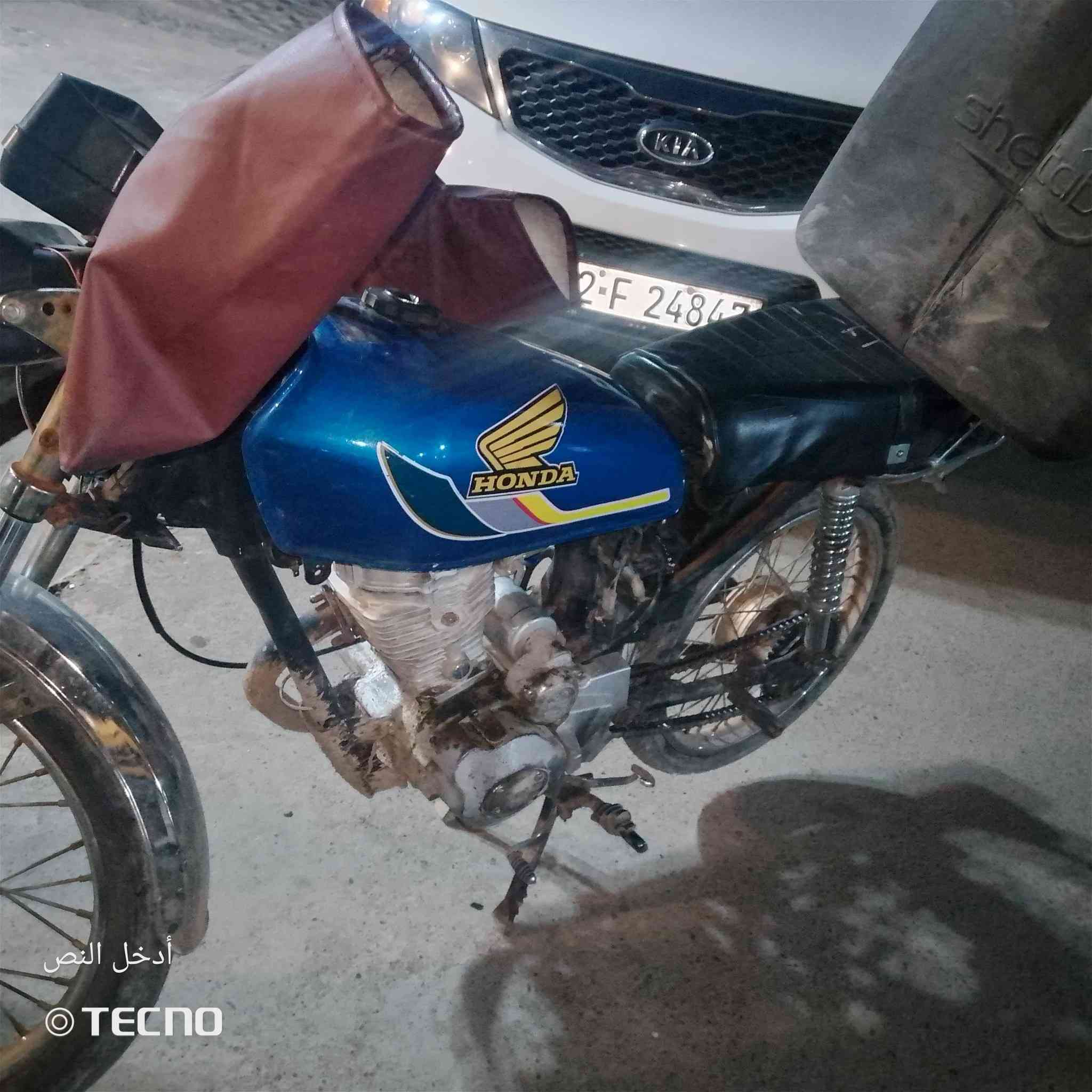 السلام عليكم دراجه هوندا ياباني 5 كير الدراجه مال شغل.   
       (بيه خيط تبخير )
السعر 300ا الف بيه مجال   
***********
