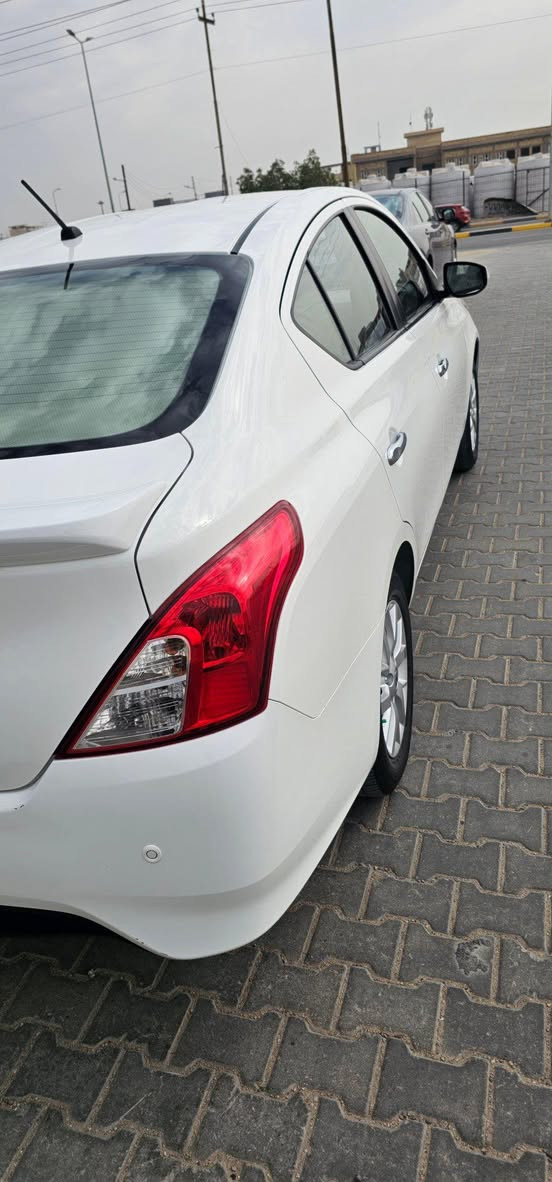 للبيع فقط نيسان صني موديل 2024 فول مواصفات 
 رقم اربيل.. محرك 1500... سياره كفاله عامه كير ومكينه وبدي وحداديه وتبريد كلهن كفاله.. سياره فول مواصفات.. بصمه.. شاشه.. تبريد لمس.. مرايات شفط... جام 4 كهرباء.. حساسات خلفيه تحكم ستيرن..ويل كب. كيج. حماوه... ماشيه 60 الف كيلو.. 
*********** رقم صاحب سياره 
سعر 130 وبيها مجال بسيط جدا 
مكان سياره البصرة البصرة, العراق
