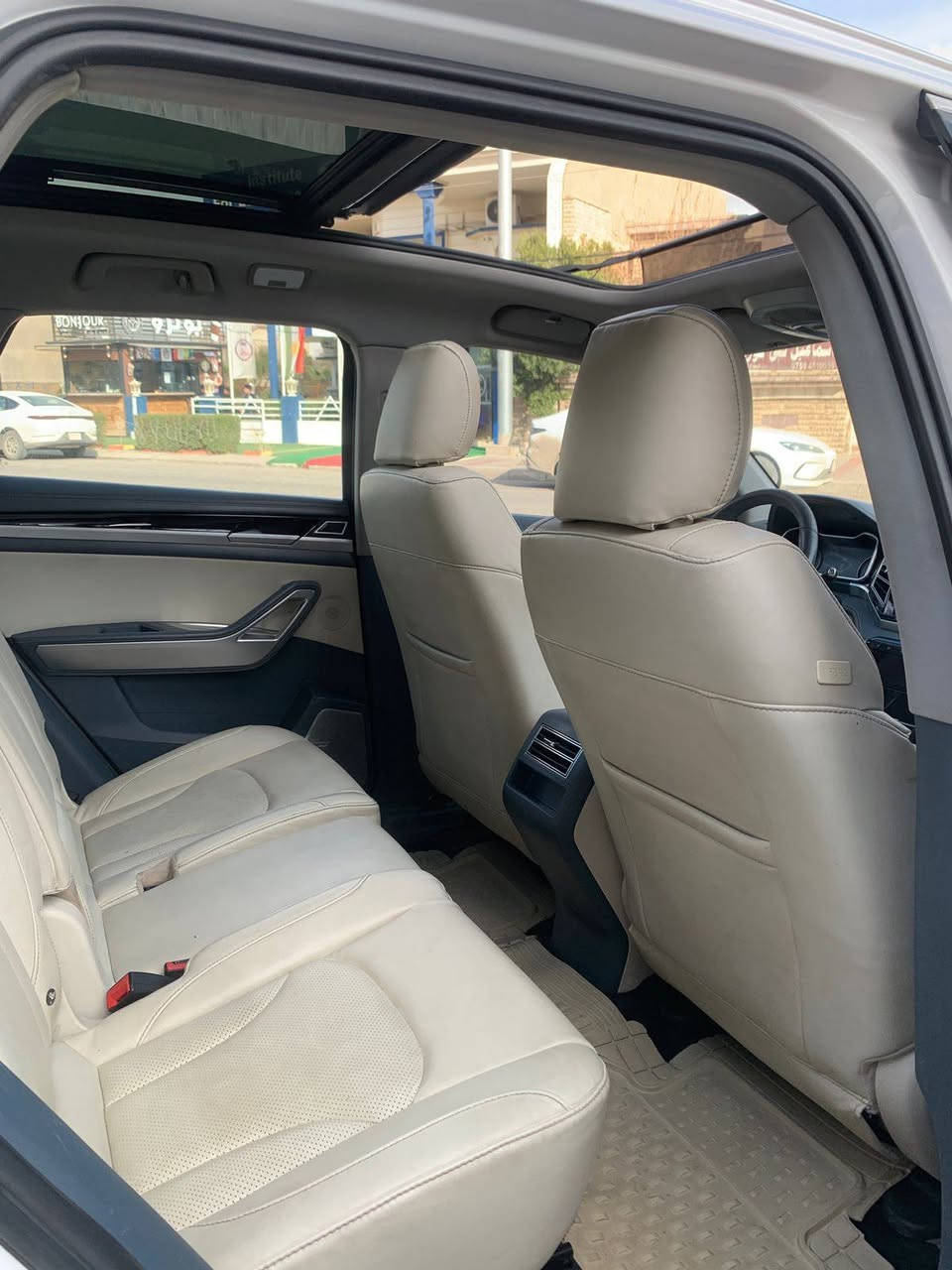 دۆمــــــی Domy  X7
مــــــۆدیل / ٢٠١٩
فوول مواسفات 
پانۆڕاما ، کوشین جلد و ناو زەرد 
سێ ڕیز کوشن ، تەبرید مەرکەزی 
شاشە و کامیرا ، سندوق شەفت

مەکینە V4_20 تۆڕبۆ ، کەپس 
ڕەقەم دهۆک  هەزەی نوێیە 
ڕۆیشتن 150 هەزار کم 
کلین ، بێ سبوغ ، بێ ئێڕباگ

تێبینی / ٩٠٠ $ دۆلار غەڕامەی لەسەرە لە نرخەکەی دادەبەزێ 

نـــــــرخ      ۱۱٥ $

ناونیشان هەولێر / ئازادی 

فقط بیع نقدي ، مایراوس 

دومي Domy  X7 
مـــــودیل / 2019 
فوول مواصفات 
بانوراما ، كشن جلد و دواخل اصفر 
سبعة راكب و تبرید مــــــركزي 
شاشة و كامیرا ، صندوق شفت

محرك / V4_20 تیربو ، کبس 
رقم دهوک ، هزە جدید 
ماشی 150 الف کم 
کلین بدون صبغ و حادث 
سیارة عائلیة و عالیة و مرتبة 

ملاحظة / ۹۰۰ $ غرامە علیها ینزل من السعر 
سعر مناسب   ۱۱٥ $ 

عنوان السیارە اربیل منطقة آزادي رانية, السليمانية


**إذا كنت صاحب هذا الإعلان وتريد حذفه لأي سبب، رجاءا أرسل رسالة إلى الدعم الفني**