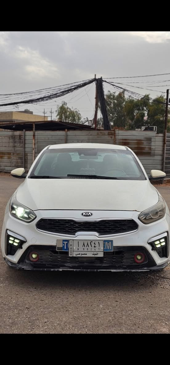 سلام عليكم 
🪬سياره للبيع🪬
كيا فورتي موديل 2020
السياره محرك 2000 دوش 
ماشيه ٨٢ الف ميل
الكير شويه تعبان 
وارد امريكي 
والسونار خاص
السعر:117 ورقه وبيه مجال بسيط
مكاني نجف 
للأستفار على الارقام التاليه
***********
***********
