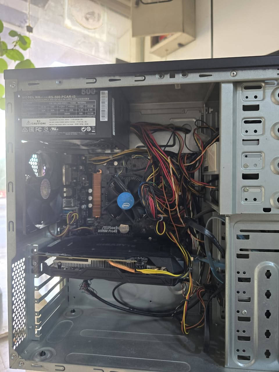 السلام عليكم و رحمة الله شلونهم الشباب كيس للبيع 
1060 6g gigabyte 
Intel i5 6500 
Ram 16 ddr4 g.skill
Ssd 500
Hdd 1T
Power supply cooler master 500
MB asrock h170m pro s 
 رايدها ب ٣٥٠ سعرها يولد شغالة كلشي ما بيها 
مكاني الديوانية و ما عندي توصيل


**إذا كنت صاحب هذا الإعلان وتريد حذفه لأي سبب، رجاءا أرسل رسالة إلى الدعم الفني**
