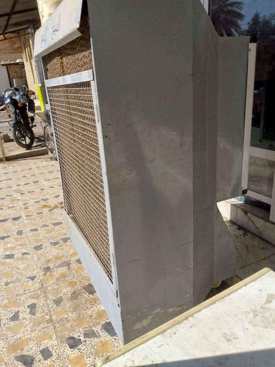 السلام عليكم
للبيع مبردة بحالة نظيفة جداً كما موضح في الصورالسعر: 150 ألف الموقع: بعقوبة***********
