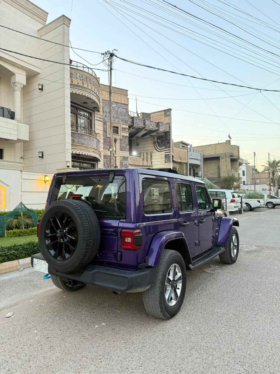 السلام عليكم جيب رانكلر
صحارى /صحارى
‏Jeep Wrangler 4Xe 2023  2.0L 4
حجم المكينه : 2000 تيربو + هايبرد + هجين      
 
#المواصفات
1.قماره چادر سلايد
2.بصمه 
3.لوكير
4.كشافات 
6.شحن خارجي
7.هيتر بالاستيرن 
8. شاشه
9.هيترات بالكشنات
10.تشغيل عن بعد
11.كشنات جلد 
12هيترات بالكشنات
بيها بنيد صبغ وهلال الجاملغ الخلفي
السعر 270 ورقه وبيها مجال بسيط 
العنوان بغداد الامين الثانيه 
للتواصل ***********
