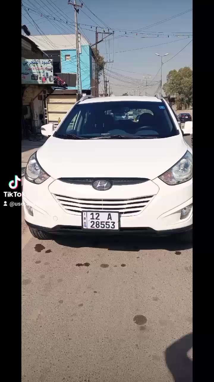 تكسون 2012 كلين بدون صبخ السيارة شرط سعر خاص ***********
