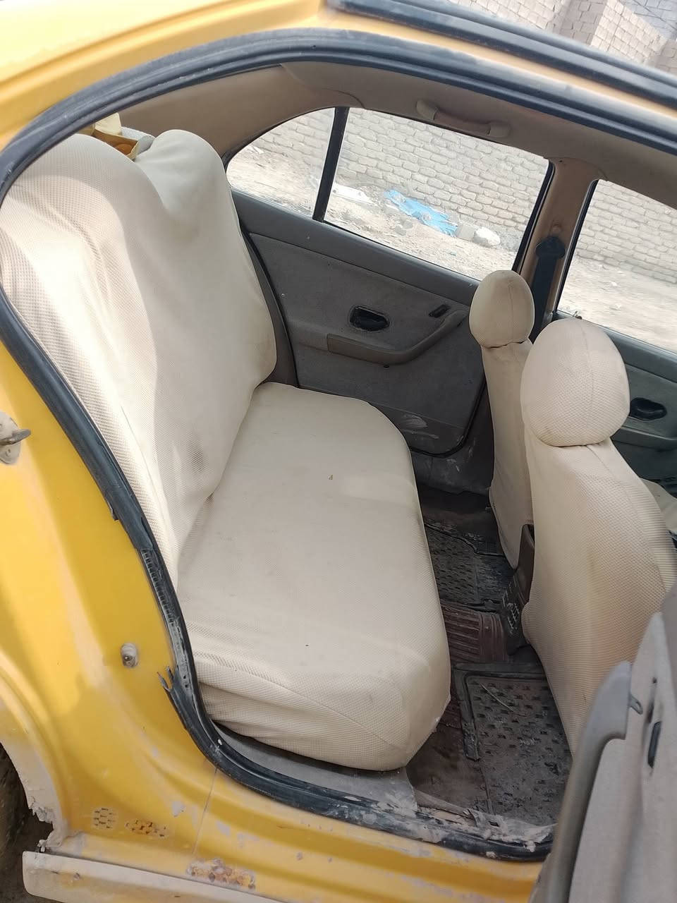 السلام عليكم سمنت موديل 2011السعر 20  مصفره هيه وغرامات كير ومحرك كورله ملاحضه كيرهه عاطل الاستفسار عل رقم ***********
