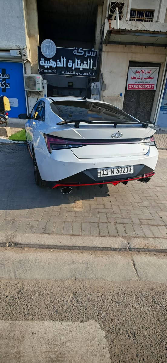 السلام عليكم ورحمة الله وبركاته
للبيع او للمراوس هيونداي النترا N 
 اللون : أبيض 
 كير اوتوماتيك دبل كلج 8 نمر (DCT)
 موديل : 2023
 المحرك : 2000 تيربو
 الممشى : 49 ألف كم 
 تفاصيل الحالة:
 حادث خلفي فقط موضح بالصور بالإضافة 
 للصفحة اليسرى مرشوشة كلير بأمريكا فقط
 صفر ايرباك
 لا يوجد أي حادث أمامي
 السيارة مكانة بالبصرة (حرة)
 رقم بغداد الدولي 
 مكان السيارة بالبصرة (تحويل ثاني يوم)
 التايرات والحدادية وضع الشركة (بالكرتون)
━━━━━━━━━━━━━━━
مواصفات السيارة الكاملة #N 
 أداء رياضي صاروخي لعشاق السرعة والقوة
 سرعة السيارة 300 كم/ س
 تسارع مرعب واستجابة فورية مع دبل كلج 8 سرعات
 كشن حضن
 كشن شعار N
 كشنات كنتارة وجلد N
 سلايد روف
 سقف أسود
 إنارة داخلية 24 لون
 تحكم ستيرن (Normal / Sport)
 تحكم دبلات (Normal / Sport)
دخول ذكي للأبواب 
 بصمة تشغيل
 تشغيل عن بُعد
 شحن وايرلس
 شاشة كبيرة نظام مع نظام ال N
 كاميرا خلفية
 نظام صوت BOSS
 إشارة ترحيب
 إشارات بالمرايا
 اوتو ستوب
 نقطة عمياء
 تحديد سرعة
 تحديد مسار
 رادار أمامي
 رادار جانبي
 رادار خلفي
 حساسات جانبية وخلفية
 أنظمة القيادة:
 NORMAL
 SPORT
 N MODE
━━━━━━━━━━━━━━━
 السعر : 175 ورقة وبيه مجال 
 للتواصل :  ***********
