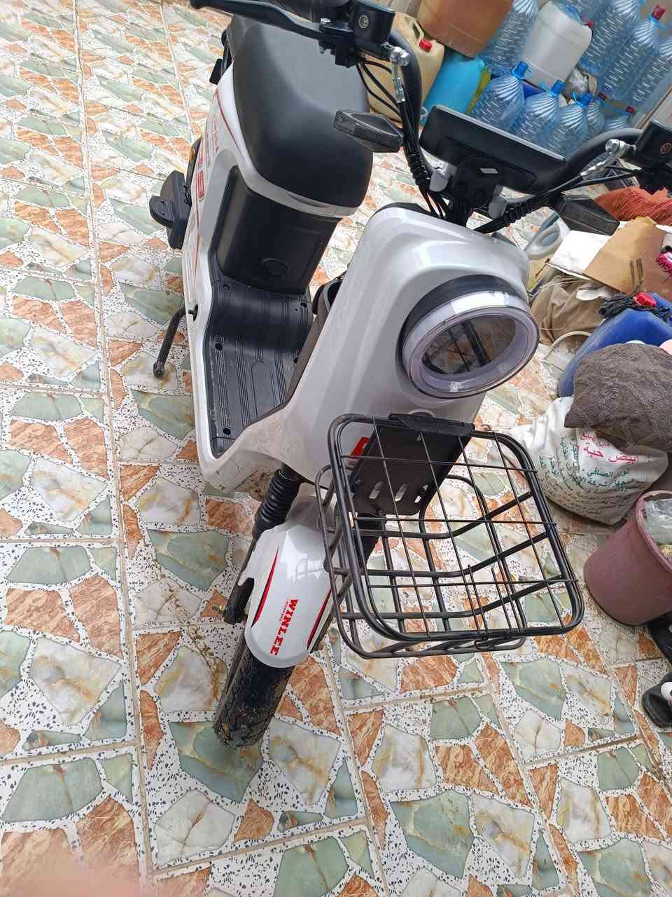 دراجه شحنR9شركة ونلي الاصليه2026
5 بطاريات كبار 32 امبير2026. نظام بك وبلوتوث 
 مشتغل ساعه وحده فقط ماشي 14 كيلو بعده جديد


**إذا كنت صاحب هذا الإعلان وتريد حذفه لأي سبب، رجاءا أرسل رسالة إلى الدعم الفني**