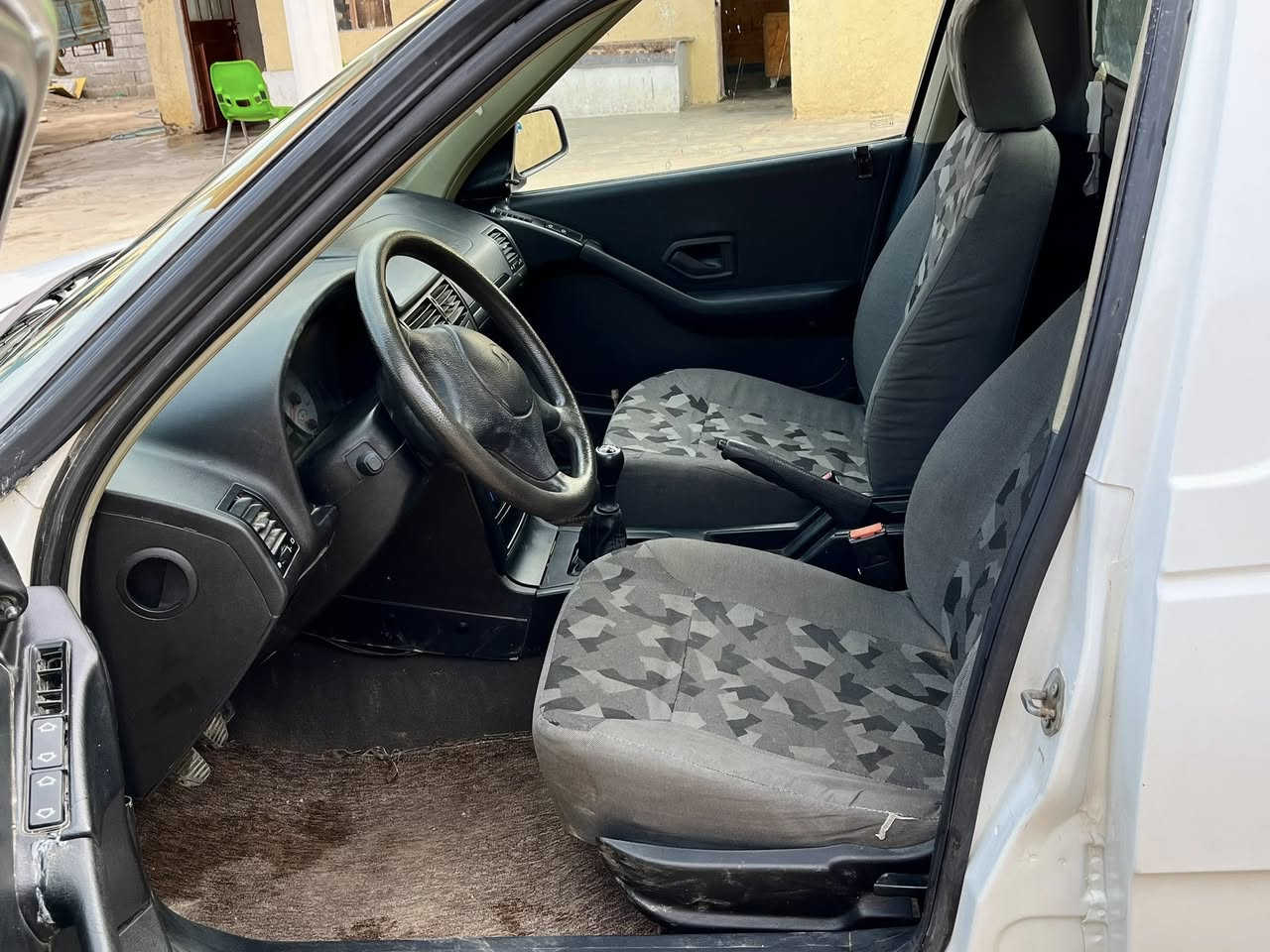 السلام عليكم للبيع بكم اريدو موديل 2016

السياره منفيس كامل ابو المنفيس ماندله 

ملاحضه ابيع كفاله عامله فقط 

مكينه كير حيل نضاف صدر جدي تخم تاير جديد

داخل بجيس سياره وضع شركه كهربائيات 

كلهه شغاله كوم شغاله رونات كلهه شغاله 

تبريد ثلج تدفئه نار 🔥 سياره حلوه مال شغل

السعر 28 وبيهه مجال قليل  وترهم مراوس 

مكان السياره صلاح آلدين بيجي 

رقم ***********
