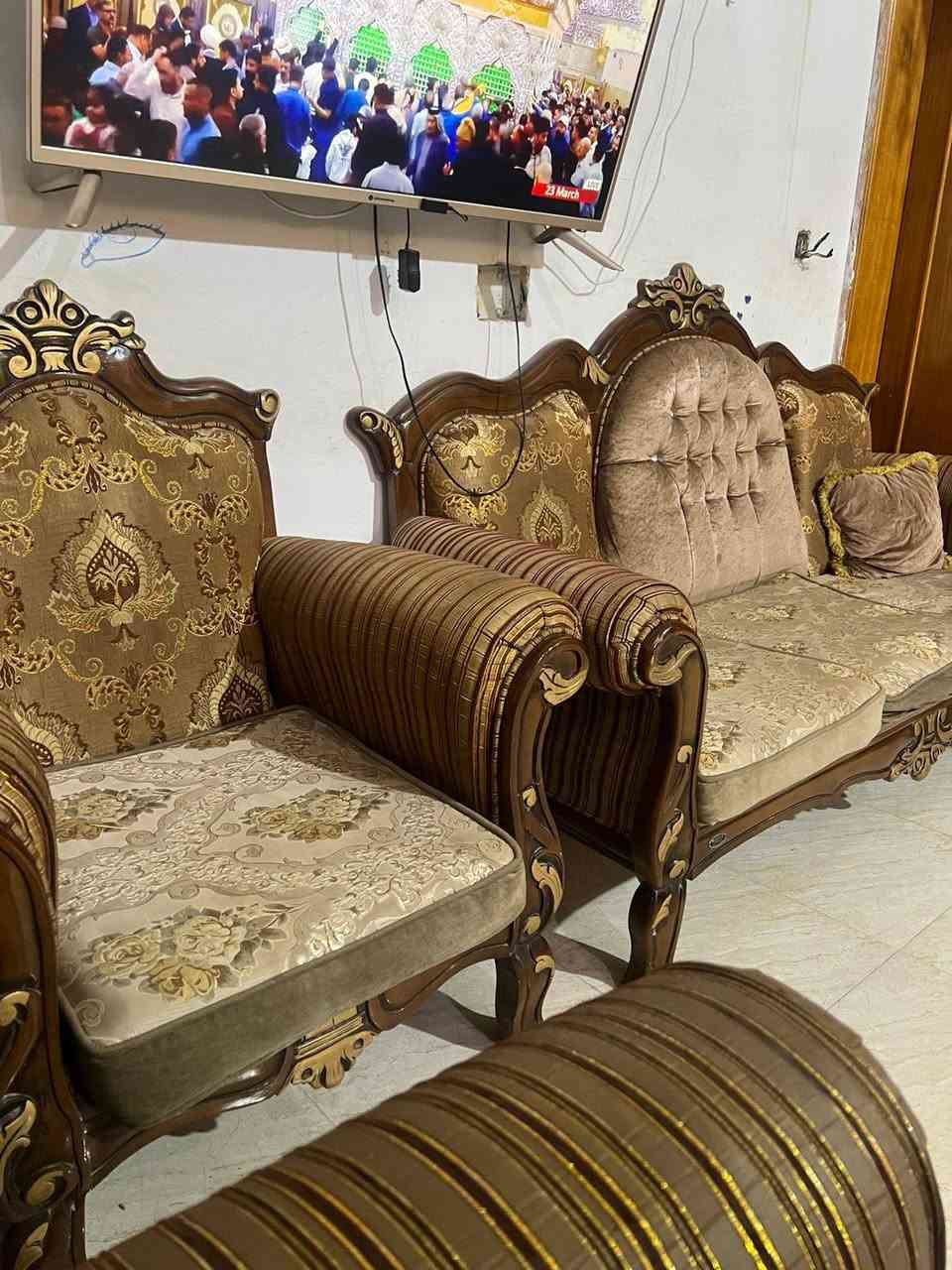 تخم للبيع ١٠ مقاعد السعر ٢٥٠ وبي مجال قليل كلشي مابي بس عوزه غسل المكان نجف حي النداء اي ستفسار خاص بي وتساب ***********
