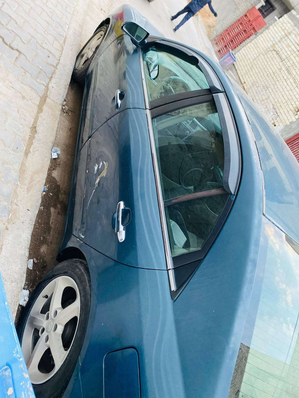 السلام عليكم
سوناتا وارد امريكي موديل 2006  مكينه 3300 بيها رواجز كير ومكينه مكفول تحكم مري تدفئة كشنات كشن السايق كهربائي تدفىه تبريد كهربائيات كلها شغاله مصبوغه عام حادثها خشم الجاملغ الايمن بدون دواخل وبيها طخه الباب الوره السايق اموضح بلصوره تخم تاير جديد صدر جديد سياره متروكه 5 اشهر يرادلها ادامه 
مكاني بغداد الكماليه سعرها 75 وبيها مجال بسيط اتصل ع ***********
