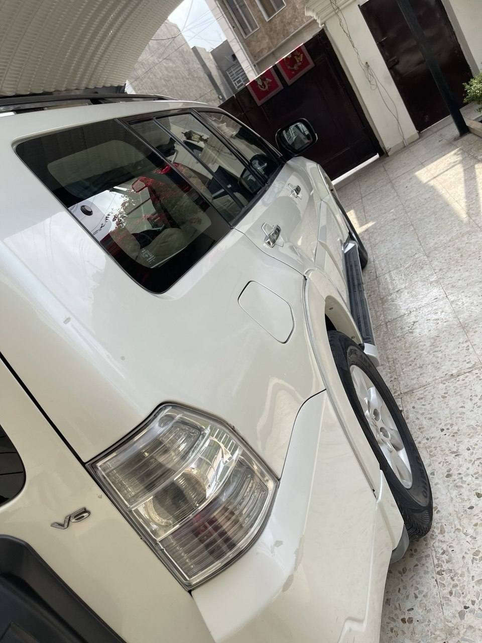 السلام عليكم
بايجيرو موديل 2010حبتور 
مواصفات الحبتور معروفه 
ماشيه 178الف
سنويه 2030
هزه جديده 
سياره خير من الله 
بيه جاملغ صبغ ايمن 
وبيه اسم  بخار بدون تنقيص 
كير خير من الله صدر جديد 
معالج طسه مسويه سياره ناعمه واحله من الصور 
السونر مرفق مع الصور والفيديو 
السعر 122بيه مجال جدا بسيط
مكان السياره بغداد البلديات قرب الأمن العامه/حي التجار 
للاستفسار على الارقام التاليه 
***********اتصال فقط
***********واتس اب فقط
