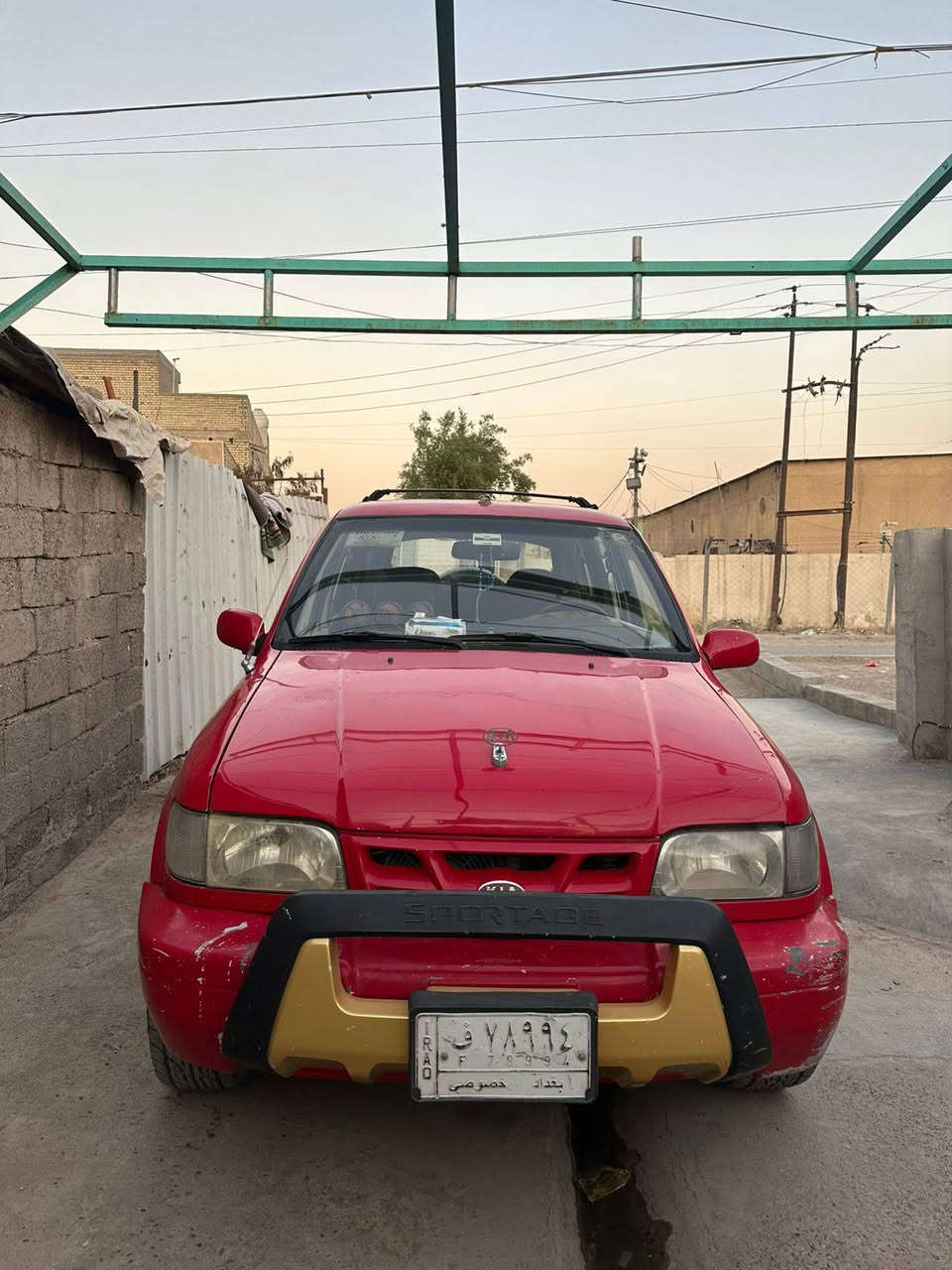 سيارة سبورتج 2002
* اللون: أحمر
* السيارة نظيفة ومرتبة
* المحرك والشاصي بحالة جيدة
* استخدام شخصي
*  مكينة ، كير (اوتماتيك) ، صدر بحالة جيدة 
* تبريد شغال
* تخم تاير جبلي
* المعاينة خير دليل

الموقع: (بغداد - الزعفرانية)
للاستفسار: ***********

