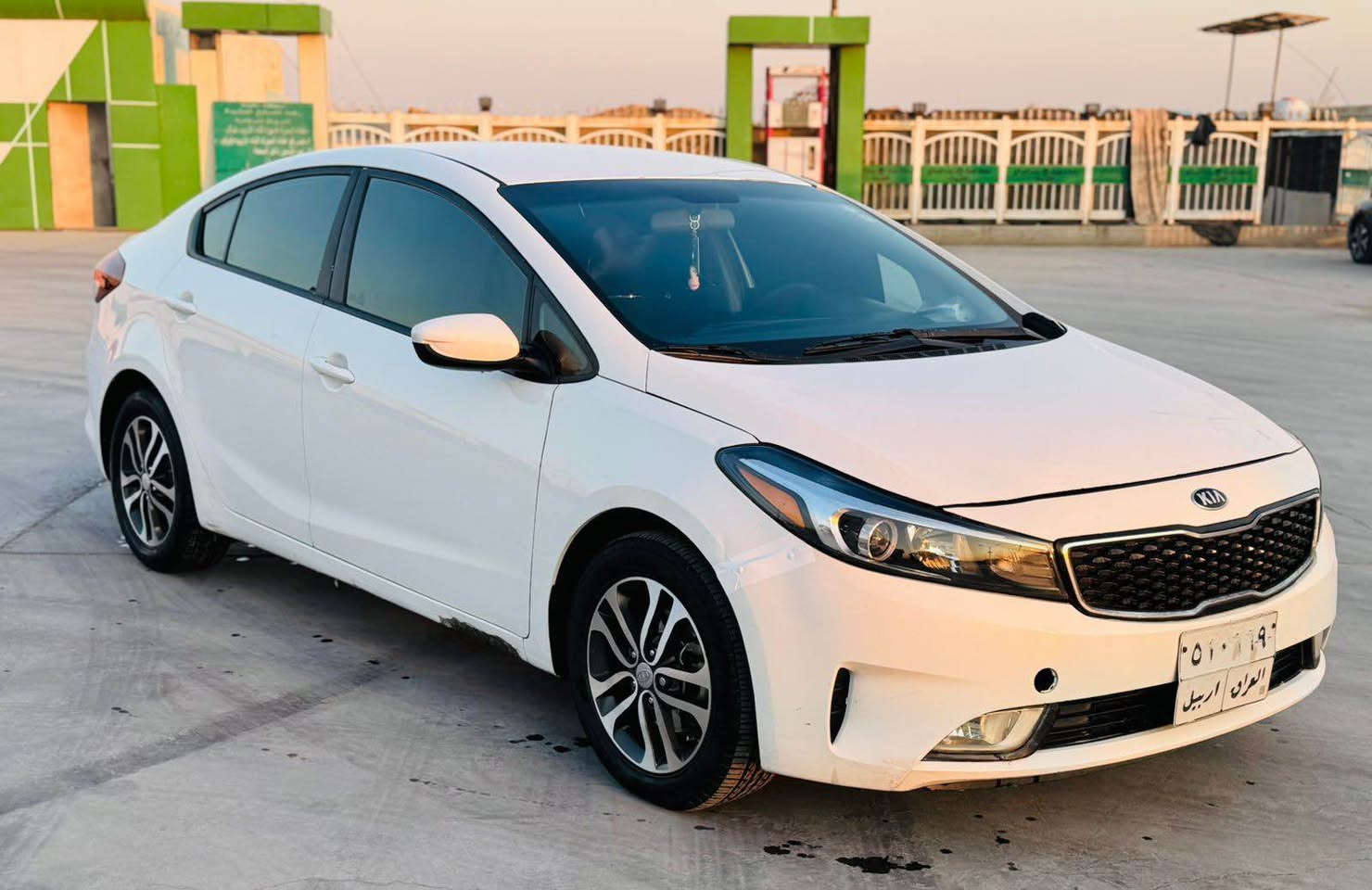 فورتي 2017 اربيل / رقم وسنوية جديد بأسمي 
مكينة 2000 دووش
مكينة وكير بحالة جيدة 
جاهزة مابيها اي نقص 
منظومة زنون كاملة عالي ناصي بلوجكتر 

بدون حادث ( فقط صبغ ) باب السايق + باب الخلفي 
وبيها مباوك بالجاملغ الامامي والخلفي على كد شبر 

مكاني بغداد / البياع 

بـ 110$ وبيها مجال بسيط 
*********** بغداد, العراق
