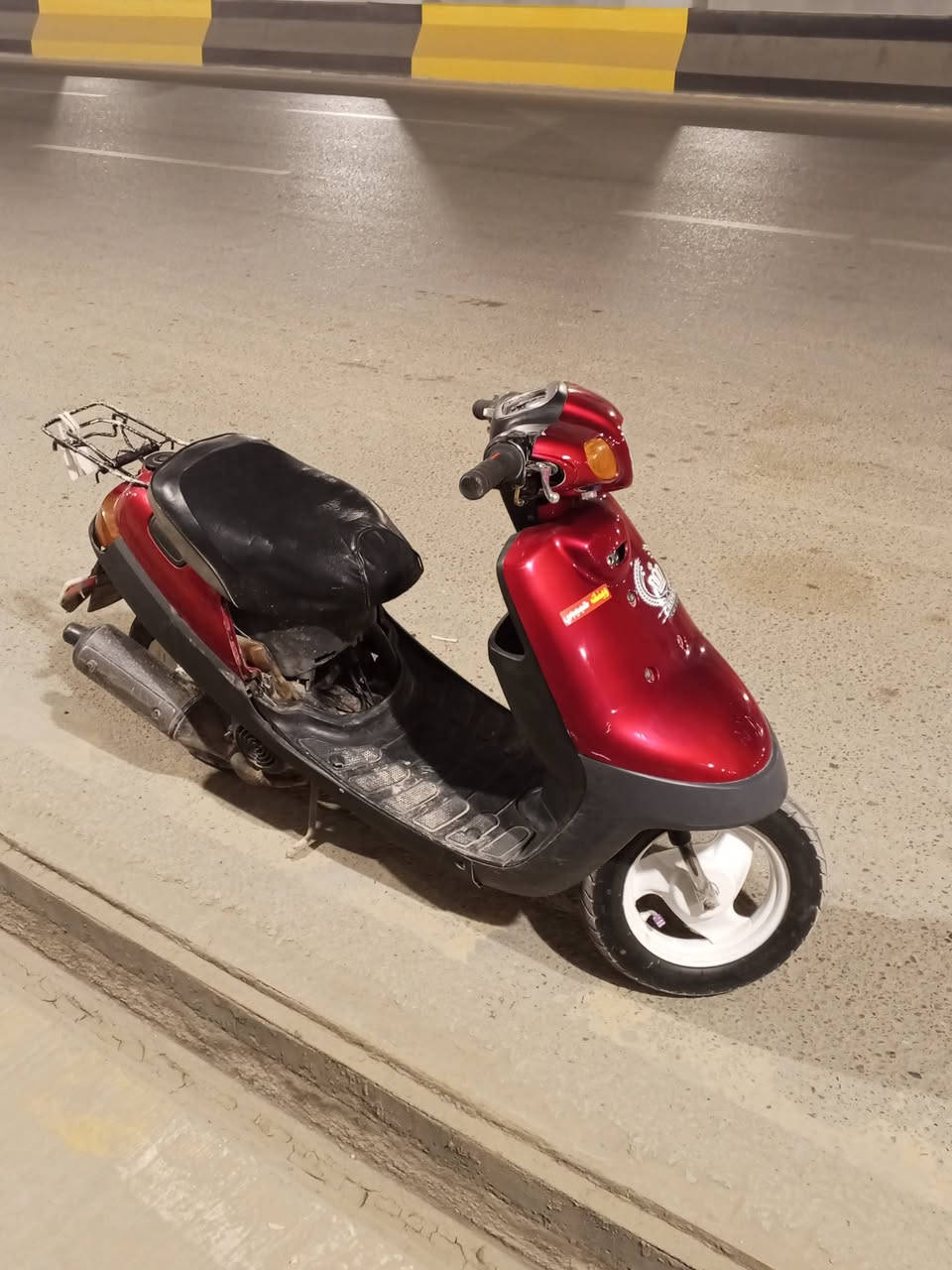 سلام عليكم دراجه بطه للبيع دراجه نضيفه مكينه مامفتوحه مكان نجف كوفه شارع المطار ***********
سعر 200وبيه مجال 
ملاحضه دراجه حاليا حربيه وغراضه موجوده
