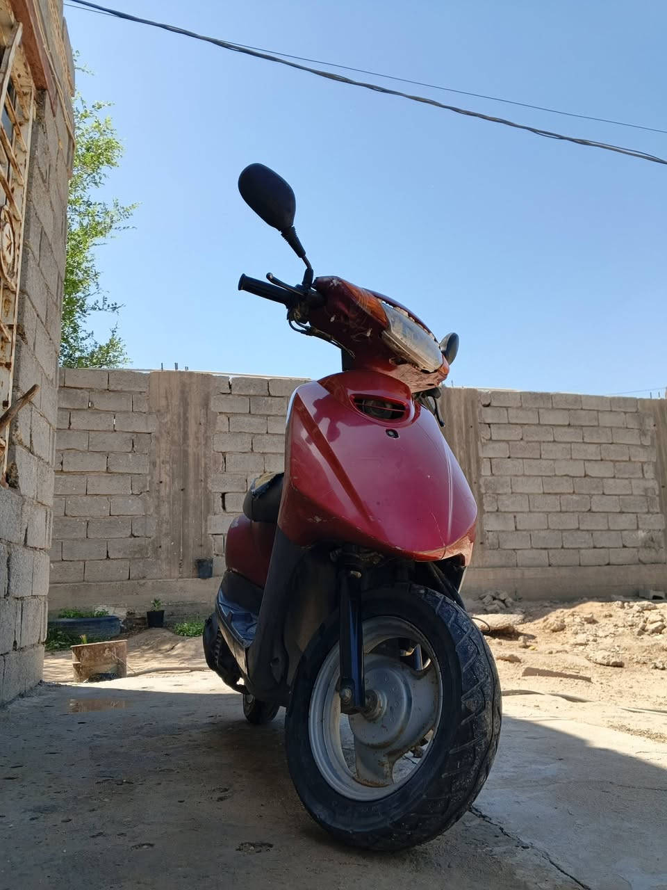 دراجه جوك للبيع كلها شغاله سلف هندر اشاير هورن كهربائيات كلها شغاله فقط تحتاج كلج خلفي تبديل الدراجه كلش حلوه نضيفه
السعر300 وبيها مجال 
الستفسار ***********
