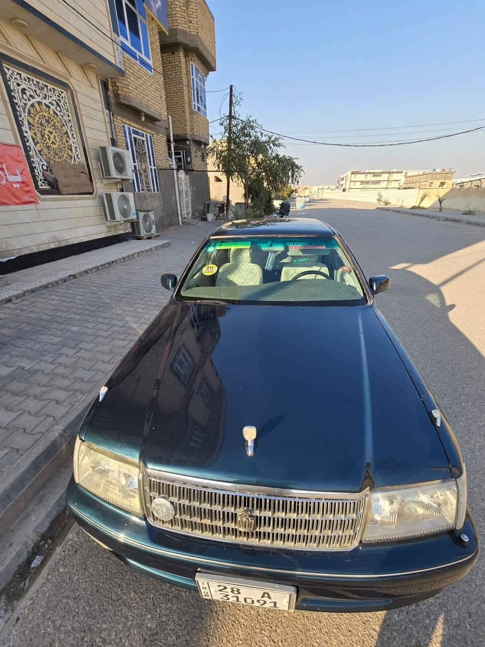 السلام عليكم 
راس الثور فلات موديل 95 رقم نجف دولي بسمي تحويل مباشر  لون اخضر زيتوني مكفوله من الكص ونقل الجثه والرسميات محرك 3000 تبريد ثلج شاشه حداديه كلها جديده تخم تاير جديد مصبوغه عام للجماليه 
سعر 95 بيها مجال قليل  مكاني السماوه 
للتواصل ***********
