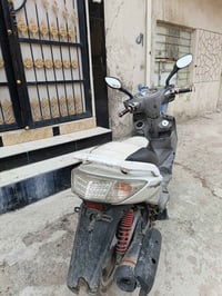 سكنز فحل نوزل دراجه مكينه كهربائيات مكفوله والمكينه كلش نضيفه يراد اله...