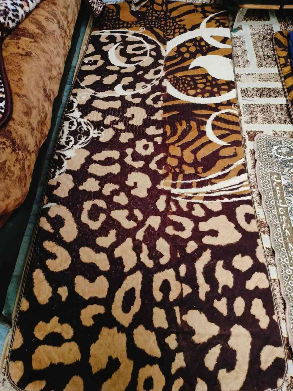 مفارش ارضية فرو  موكيت خفيف  
بيهن طبقة مانعة للانزلاق  العدد ستة  السعر...


**إذا كنت صاحب هذا الإعلان وتريد حذفه لأي سبب، رجاءا أرسل رسالة إلى الدعم الفني**