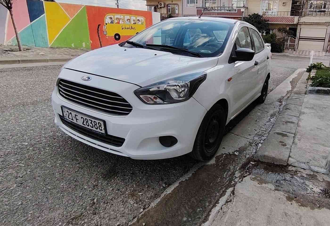 فۆرد فیگۆ 2016  نرخ(72)$
رەسمی سۆنەر دانراوە   لێدراوی هەیە ناوی نەگرتووە 
گێر ئۆتۆماتیک  124000km رۆشتووە  گێڕ و مەکینە عەیبی نیە 2 جام کارەبا یە . سەنەوی تا 2029 تازەیە 
***********
***********
